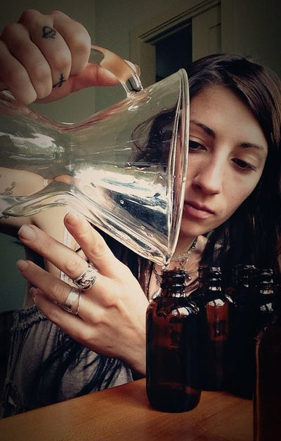 12.17.17 // The Magic of Botanical Distilling with Ashley Sierra // 6-8pm